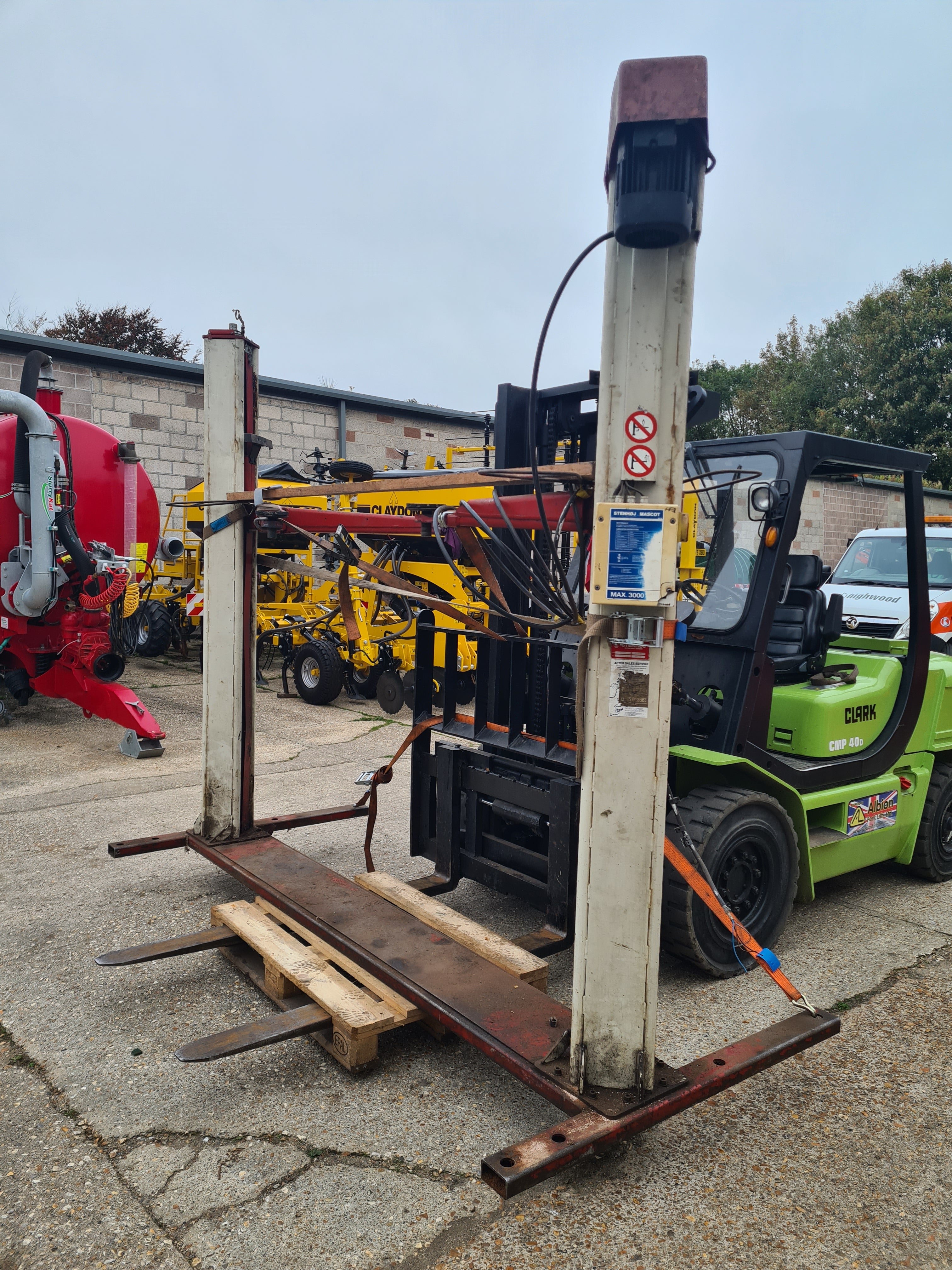 Used STENHOJ 3t (3000kg) two post garage lift - SPARES or REPAIR - £500 +vat