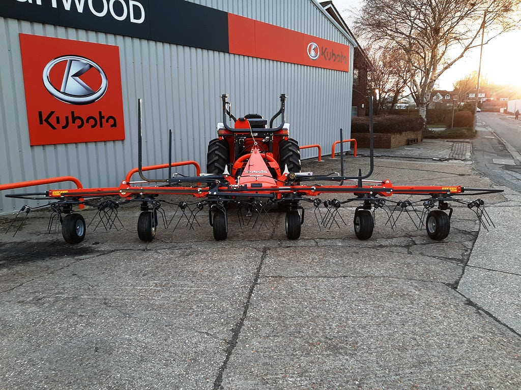 KUBOTA TE6060 6m Tedder