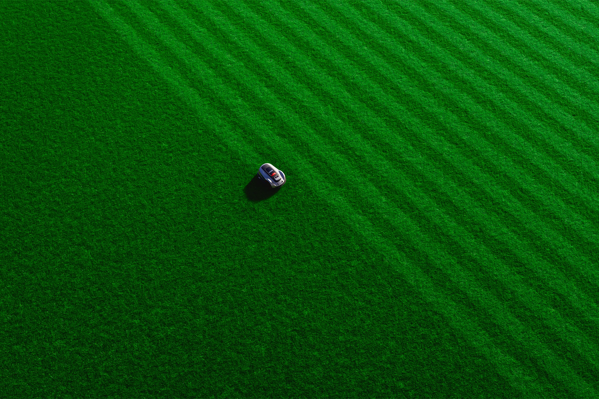Sunseeker X3 Robotic Mower (800m2 mowing area)
