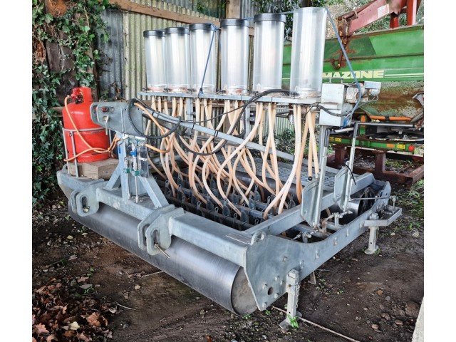 Bassi / Salmac Sponge Seed Drill for Salad Crops on Beds